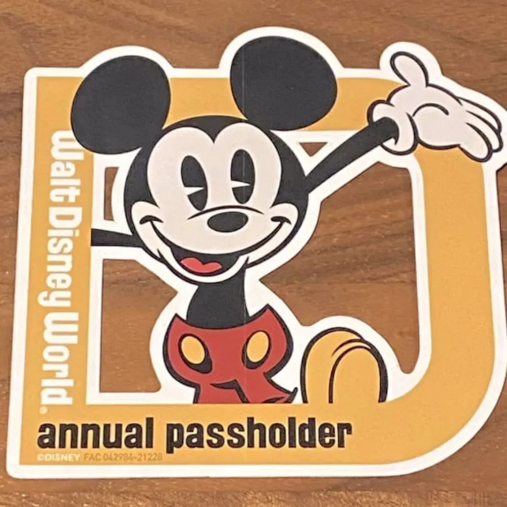 Disney World Annual Pass holder magnet 2021.